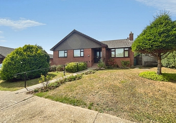 3 bedroom bungalow for sale - Marsh Close, Freshwater, Isle of Wight, PO40