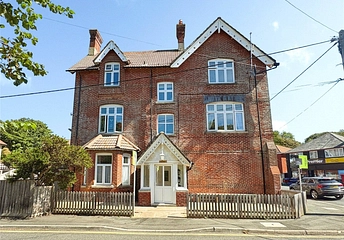 2 bedroom apartment for sale - Madeira Road, Totland Bay, Isle of Wight, PO39